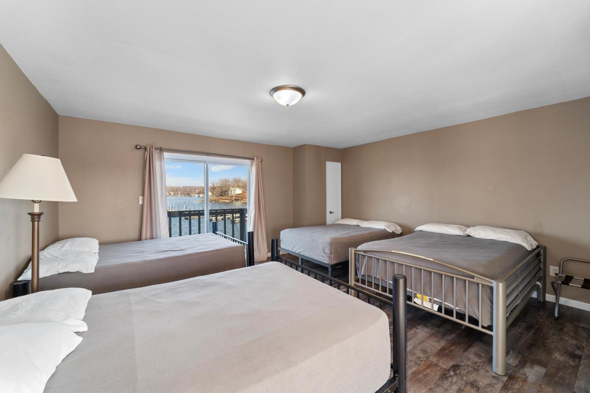Lazy Gator House- Sleep 20- Bachelor Parties Welcome Lake Ozark Εξωτερικό φωτογραφία