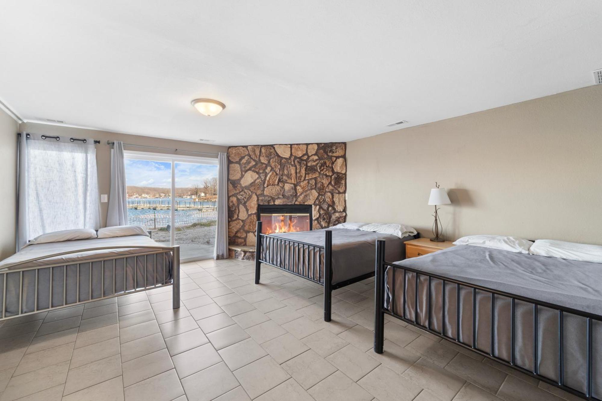 Lazy Gator House- Sleep 20- Bachelor Parties Welcome Lake Ozark Εξωτερικό φωτογραφία